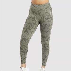 Gymshark Adapt Camo Seamless Legging. Color “khaki”.